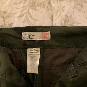 Blossom Clover Size 12 Pants